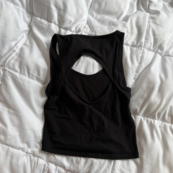 AE Tank Top - Picture 2 of 3